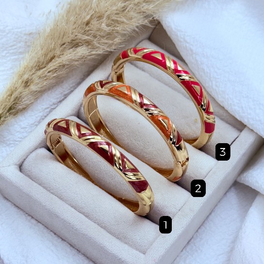 دستبند میناکاری طرح مثلثی