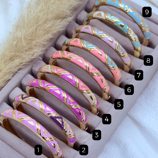 دستبند النگویی میناکاری مدل مثلثی