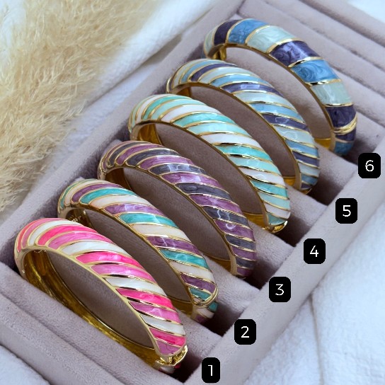 دستبند النگویی میناکاری طرح راه راه